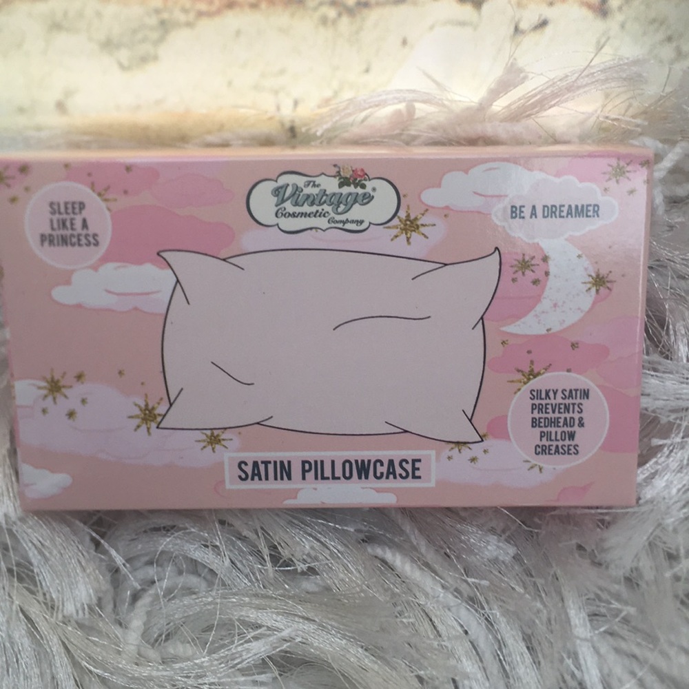 ⬇️ 2/$25 Listing Vintage Cosmetic Company Pink Satin Pillowcase Hair Care